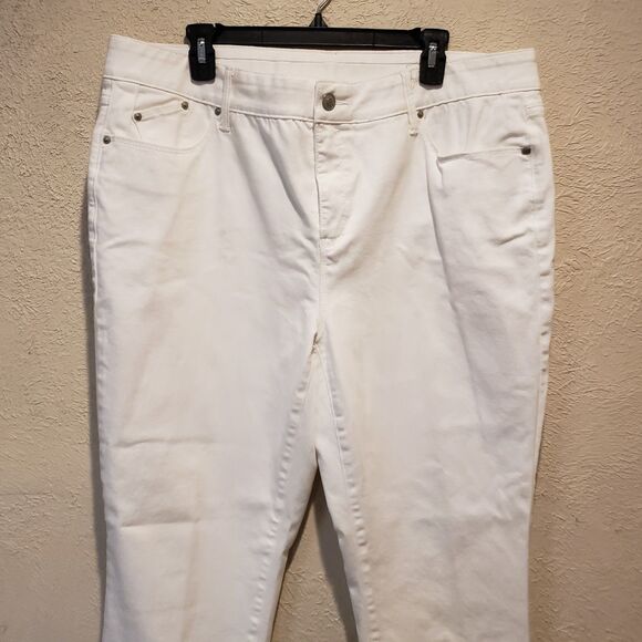 Chico’s Straight Cropped Leg White Pants Chico’s Size 3.5R - Picture 4 of 10
